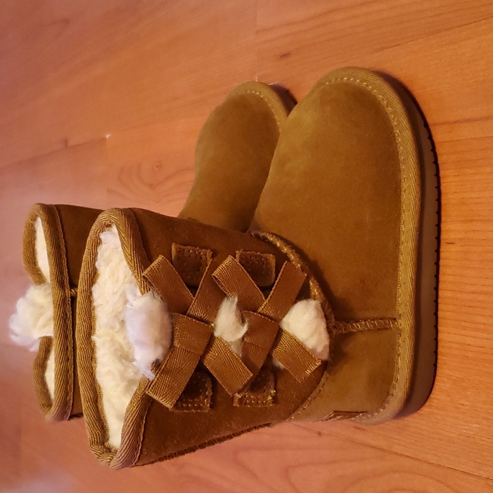 Koolaburra by Ugg toddler girl boots